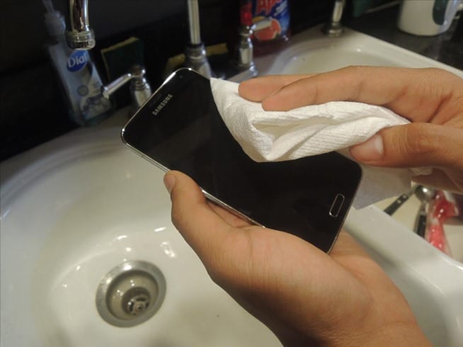 How to fix a water damaged phone the easy way Updato