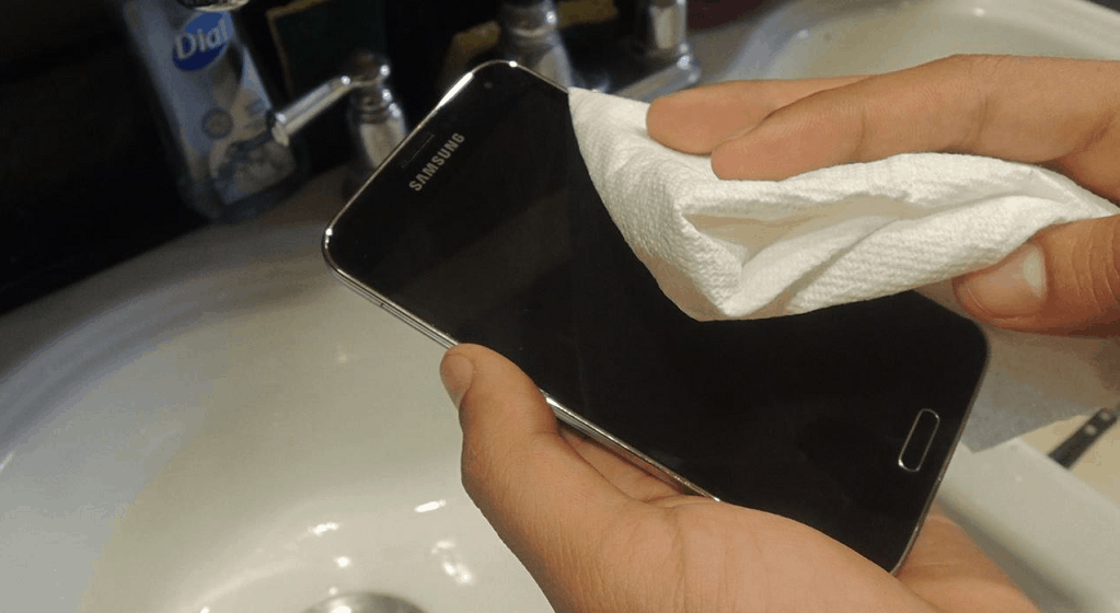 How To Get Water Out Of Your Phone Speaker Without Rice - How To Get Water Out Of Your Phone Without Rice