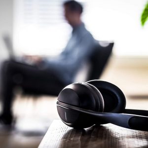 best noise cancelling bluetooth headphones